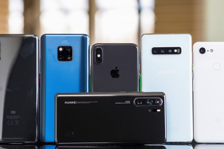 کسانی که در روزهای گذشته موبایل گران خریدند می‌توانند با شکایت به تعزیرات پیگیر حق و حقوق خود باشند